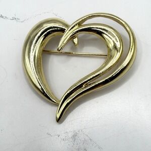 AJC Gold Tone Double Heart Brooch Pin Vintage Romantic Love 1.5"